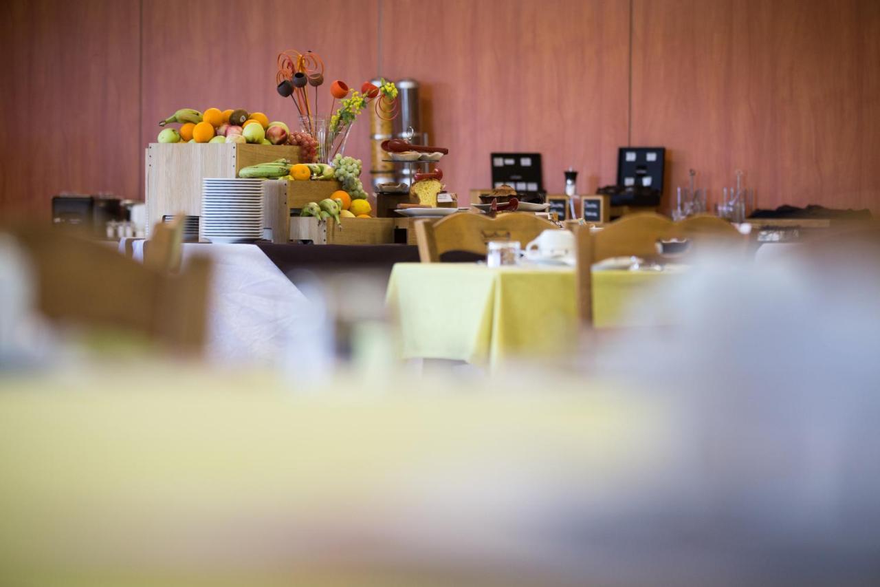 Logis Hotel Restaurant Solenca Nogaro Exterior photo