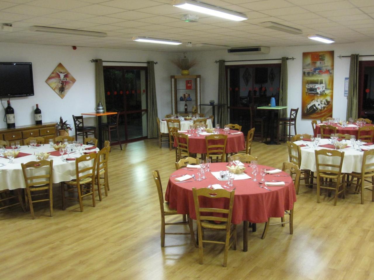 Logis Hotel Restaurant Solenca Nogaro Exterior photo